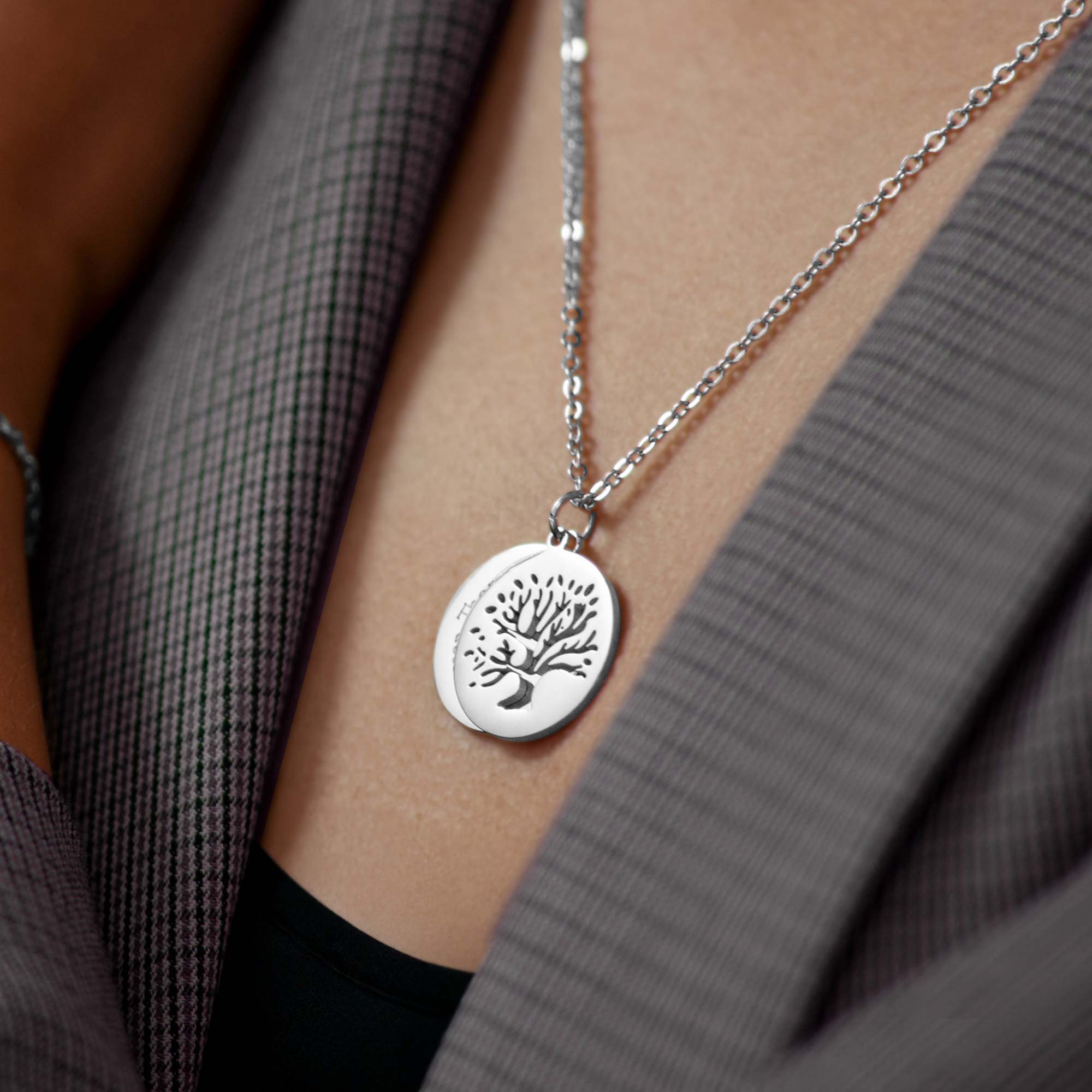 Personalisierte Halskette Silber mit 2 Anhängern - Lebensbaum Personalisierte Halskette Silber mit 2 Anhängern - Lebensbaum