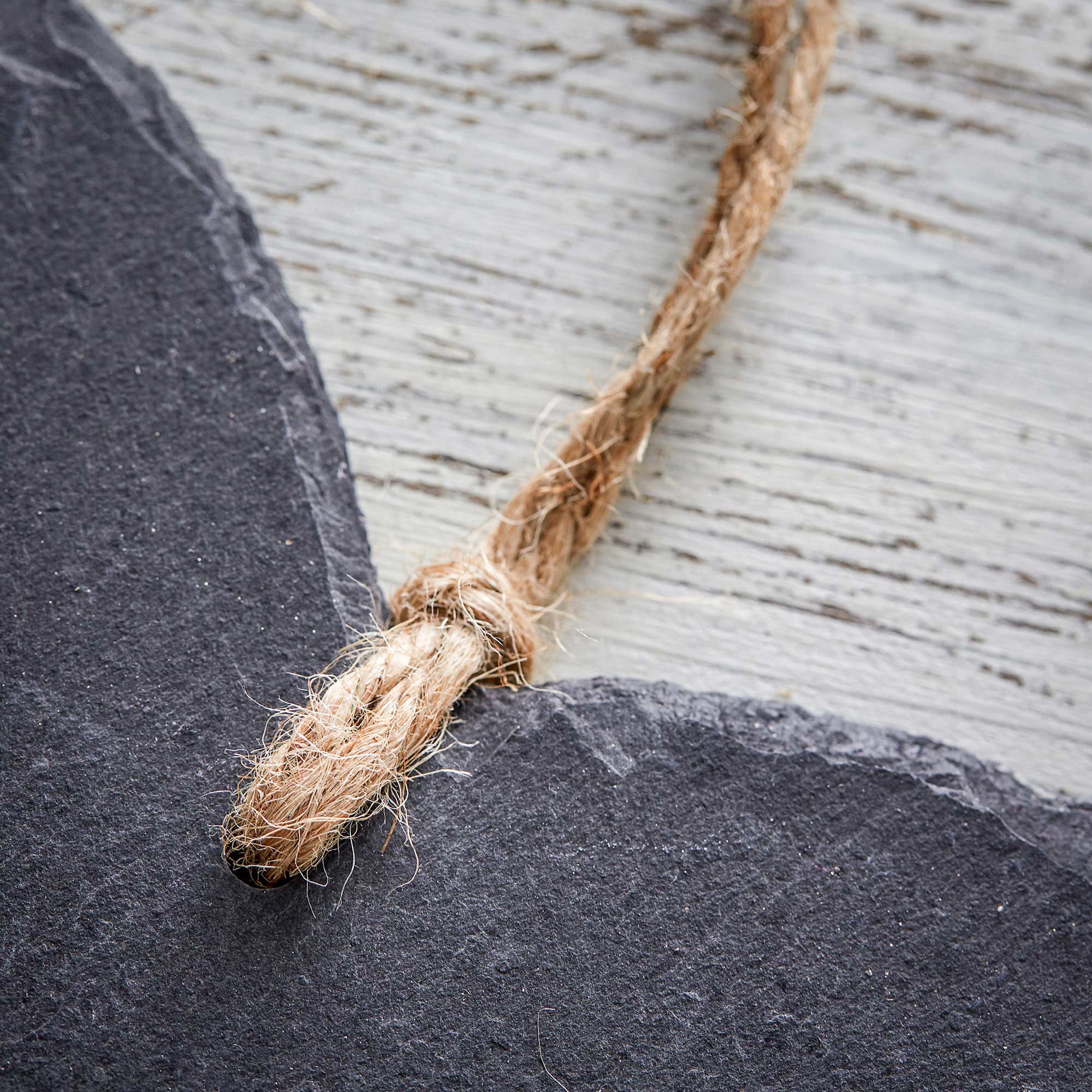 Personalisiertes Schieferherz - Blume des Trostes Personalisiertes Schieferherz - Blume des Trostes