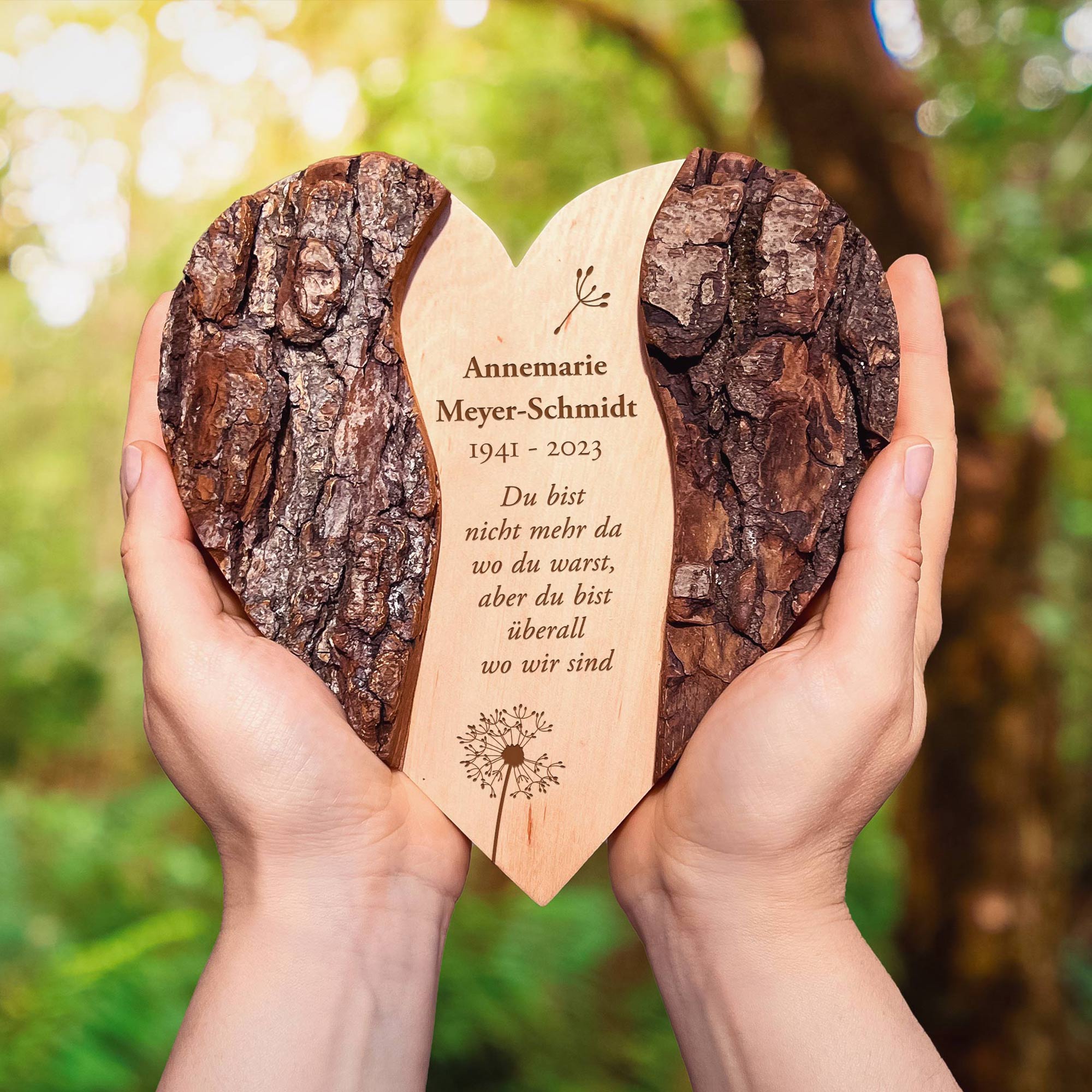 Personalisiertes Holzherz mit Rinde - Trauerblume