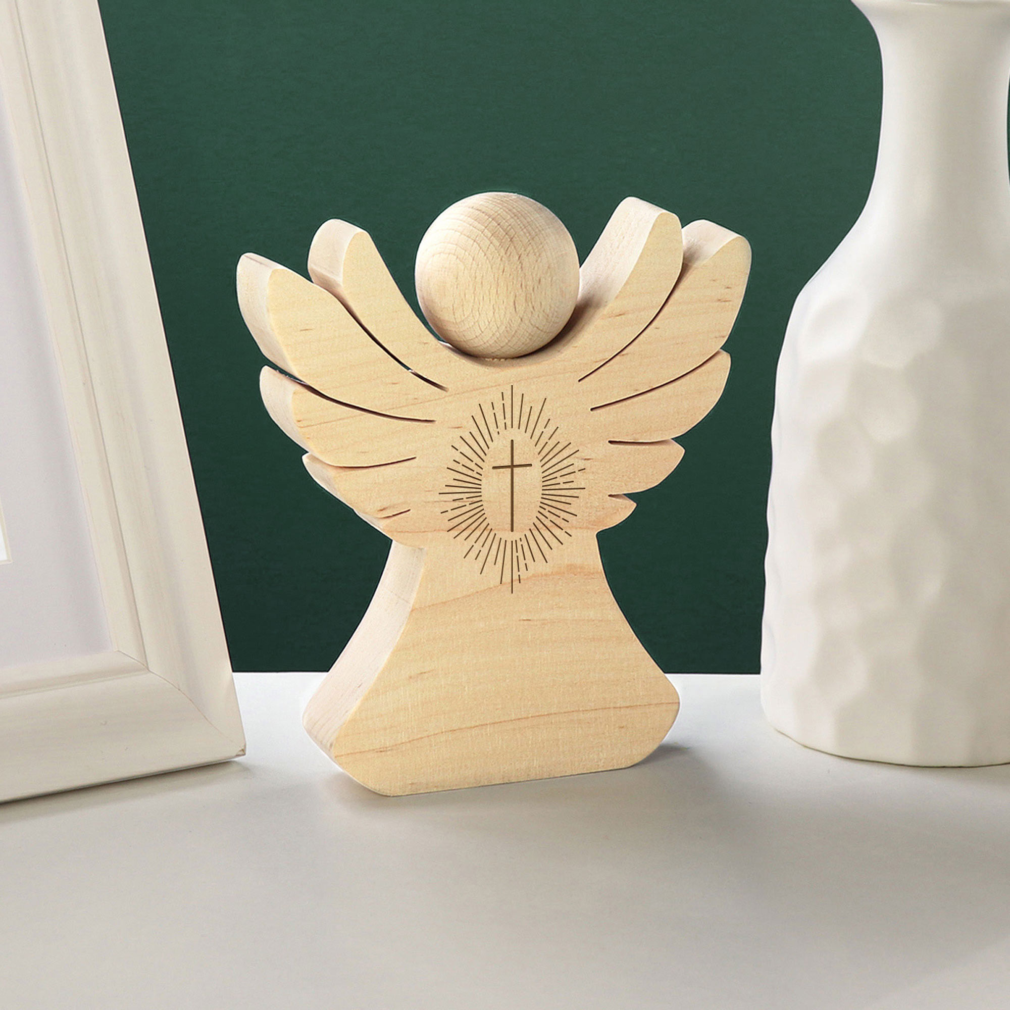 Holzengel mit Gravur - Kreuz Holzengel mit Gravur - Kreuz