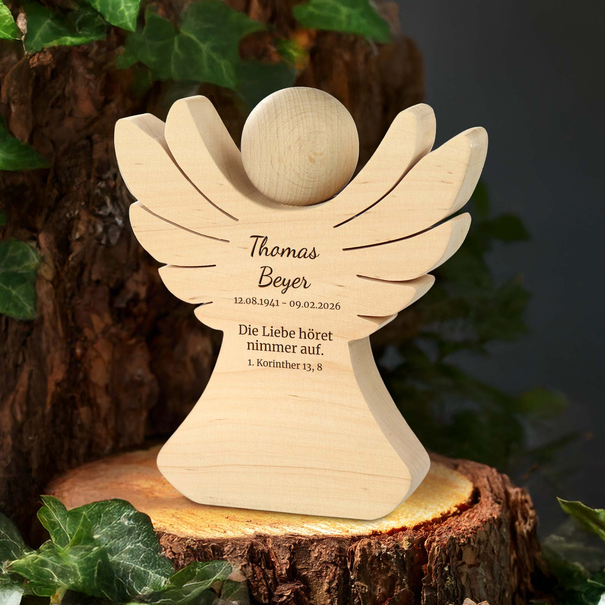 Personalisierter Holzengel - Die Liebe höret nimmer auf Personalisierter Holzengel - Die Liebe höret nimmer auf