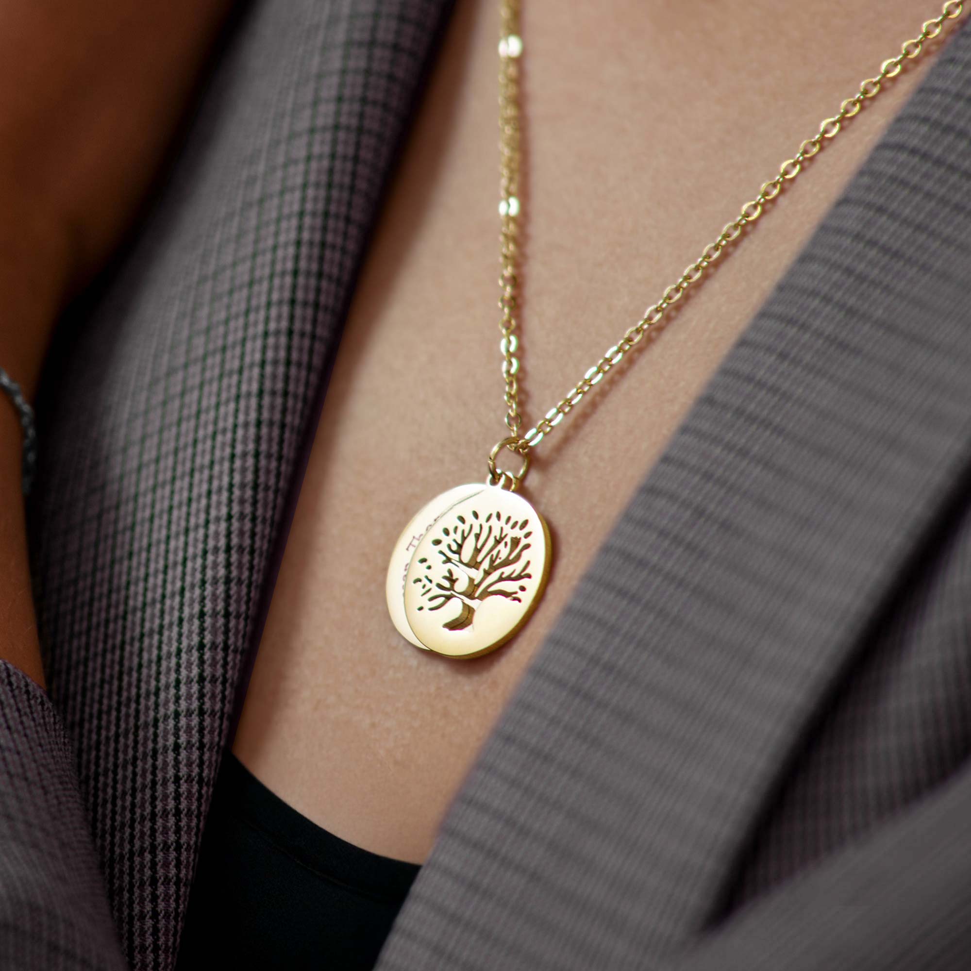 Personalisierte Halskette Gold mit 2 Anhängern - Lebensbaum Personalisierte Halskette Gold mit 2 Anhängern - Lebensbaum