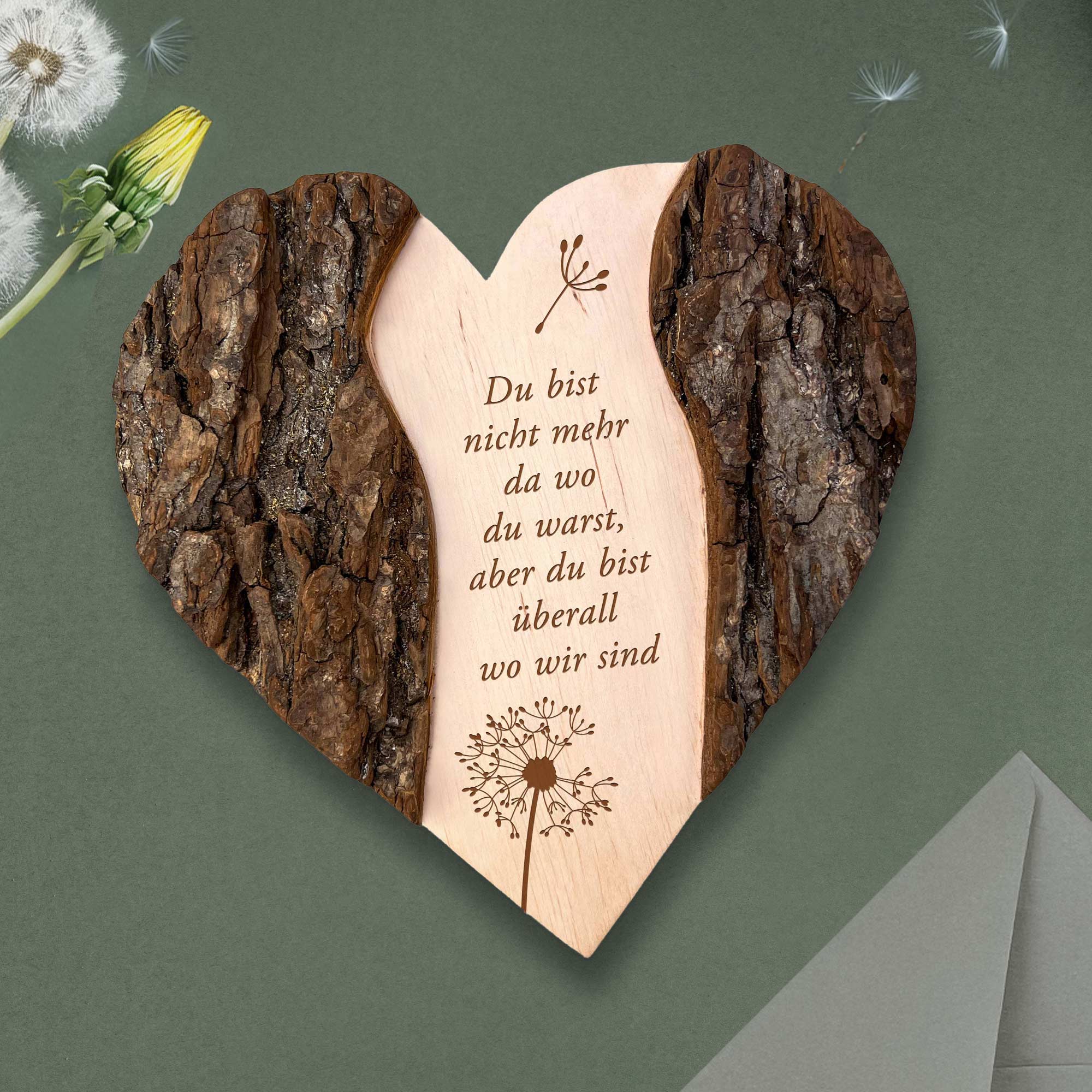 Holzherz mit Rinde - Trauerblume Holzherz mit Rinde - Trauerblume