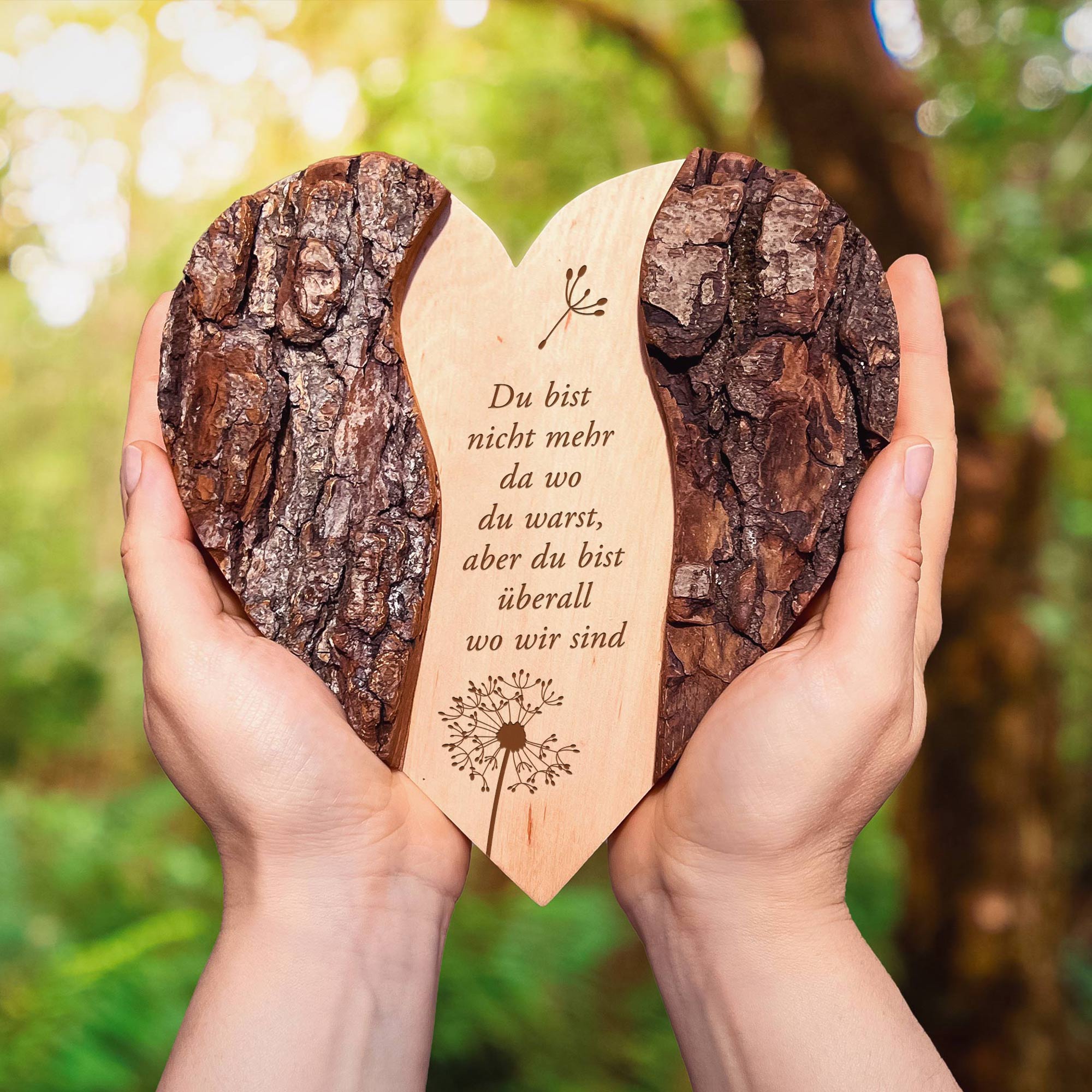 Holzherz mit Rinde - Trauerblume Holzherz mit Rinde - Trauerblume